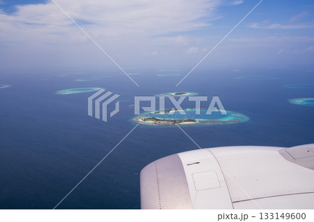 上空から見る環礁の風景 上空から見る環礁の風景 133149600