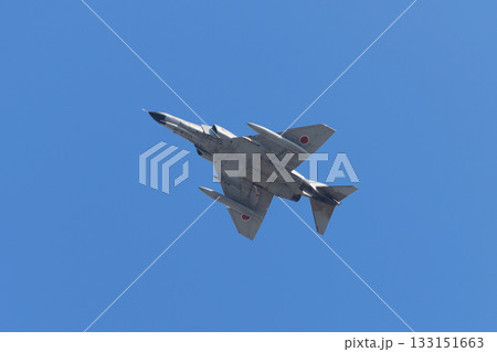 エアブレーキで減速する航空自衛隊F-4EJファントムⅡ戦闘機 133151663