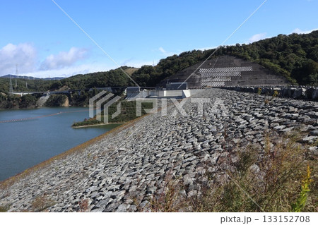 大阪神峯山大門寺の紅葉の始まり 133152708