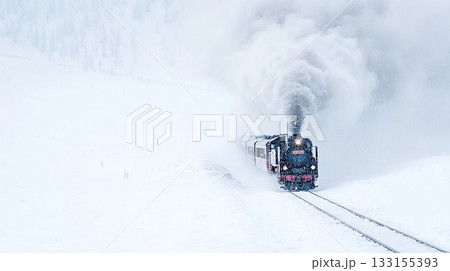 雪景色を走る蒸気機関車の冬風景 雪景色を走る蒸気機関車の冬風景 133155393
