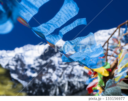 中国雲南省・梅里雪山に靡くタルチョ / Meili Snow Mountains, China 133156977