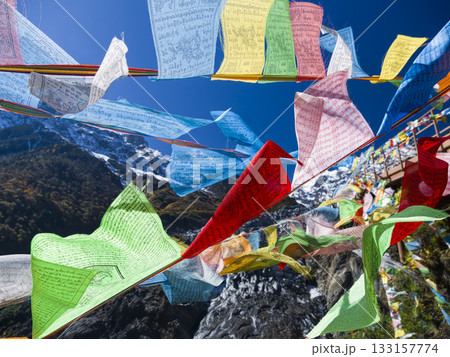 中国雲南省・風に靡くタルチョと梅里雪山・明永氷河 / Meili Snow Mountains 133157774