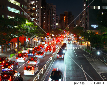 天現寺橋交差点より望む広尾・明治通りの夕景 都市景観(2025年10月) 天現寺橋交差点より望む広尾・明治通りの夕景 都市景観(2025年10月) 133158061
