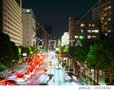 天現寺橋交差点より望む広尾・外苑西通りの夕景　 都市景観（2025年10月） 133158162