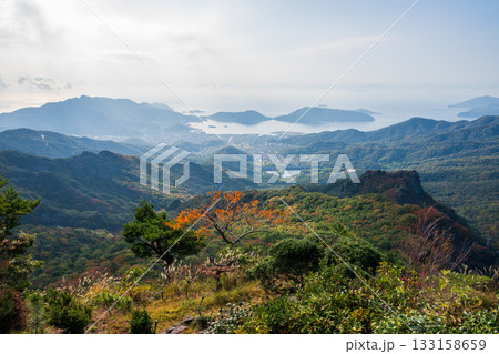 日本の瀬戸内海のとても美しい秋の風景 133158659