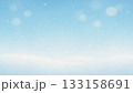 背景（冬）_柔らかな雪原と水色の空を抽象化した冬グラデーション背景（テキストスペースあり） 133158691