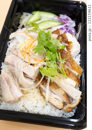 おいしいシンガポールチキンライス弁当 133159631