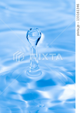 水しぶきのアクションショット 水しぶきのアクションショット 133161346