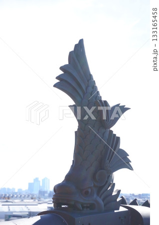 名古屋駅ビル群と清州城のシャチホコ 133165458