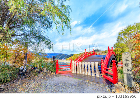 秋の宇曽利山湖　三途の川　青森県むつ市 133165950