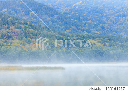 秋の宇曽利山湖 青森県むつ市 秋の宇曽利山湖 青森県むつ市 133165957