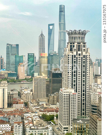 外灘の高層ビルより眺める外灘と浦東新区 133167075