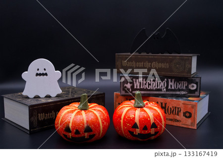 ハロウィン ジャックオランタンとお化け ハロウィン ジャックオランタンとお化け 133167419