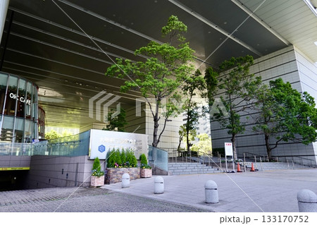 グランキューブ大阪(大阪府立国際会議場)の地上出入口の風景 大阪市北区 グランキューブ大阪(大阪府立国際会議場)の地上出入口の風景 大阪市北区 133170752