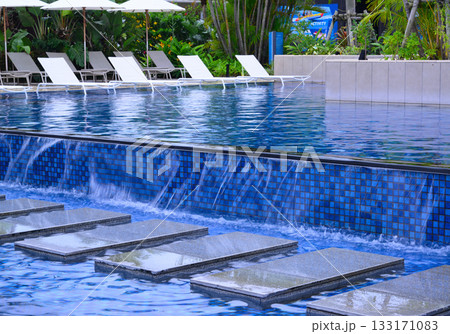 プールサイド プールサイド 133171083