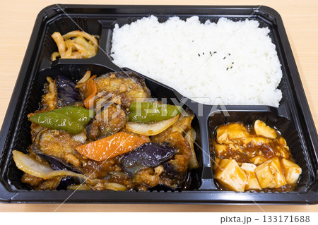 美味しい中華料理の麻婆茄子弁当 133171688
