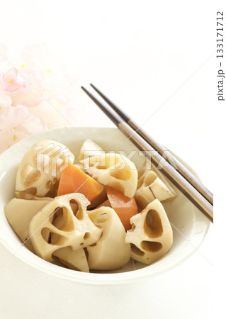 レンコンとニンジンの煮物 133171712