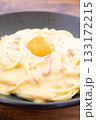 おいしい生卵をのせたパスタ、カルボナーラ おいしい生卵をのせたパスタ、カルボナーラ 133172215