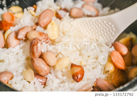 落花生の炊き込みご飯 133172792