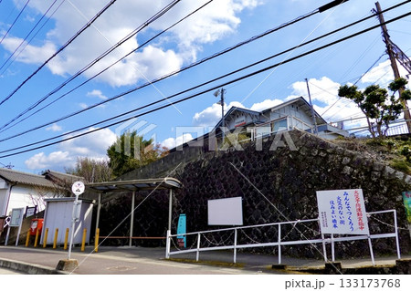 南海高野線 学文路駅の駅舎が見える風景　和歌山県橋本市南馬場 133173768