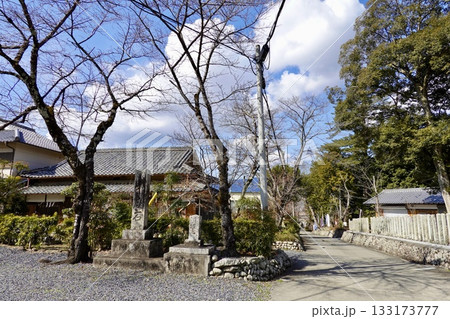 学文路天満宮の参道が見える風景 和歌山県橋本市学文路 学文路天満宮の参道が見える風景 和歌山県橋本市学文路 133173777
