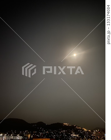 とても明るい長崎の満月の夜 とても明るい長崎の満月の夜 133174084