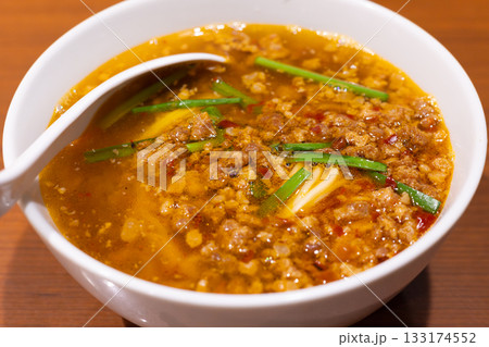 美味しいピリ辛ラーメン 133174552