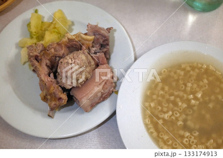 typical spanish and catalan soup for christmas 133174913