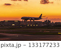 黄昏時の着陸(福岡空港) 黄昏時の着陸(福岡空港) 133177233