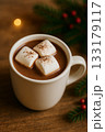 ホットココアとマシュマロのクリスマス雰囲気 133179117