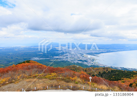 秋の釜臥山から見た景色　青森県むつ市 133186904