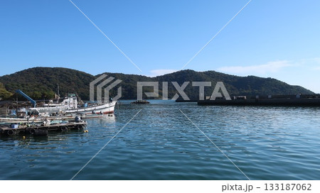 兵庫県坂越漁港　牡蠣養殖 133187062