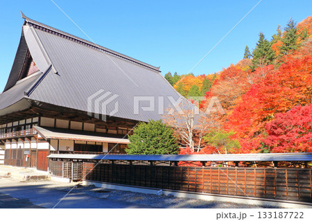 信濃大町の古刹 霊松寺の秋 信濃大町の古刹 霊松寺の秋 133187722