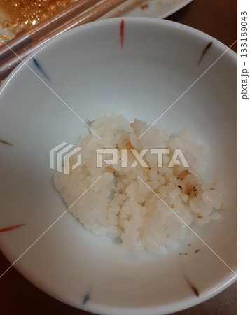 食べ残しのご飯　ご飯　米 133189043