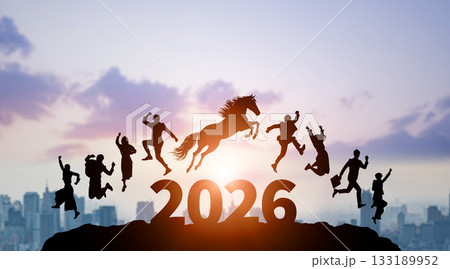 2026年へジャンプする馬と人々　2026年午年新年イメージ　ビジネス向け年賀状素材 133189952