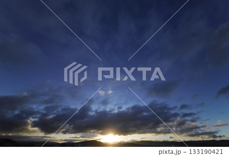 多様な雲が広がった爽やかな朝空・冬・超広角・空主体・240226am 多様な雲が広がった爽やかな朝空・冬・超広角・空主体・240226am 133190421