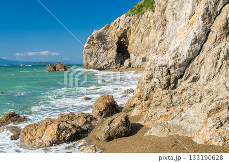 《愛知県》日出の石門の海岸線・伊良湖岬のビーチ 133190628