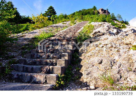 険しい岩の階段が待ち構える「熊四郎見晴台」 133190739