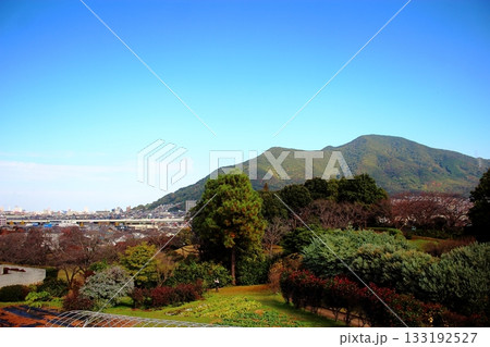 北九州市の農事センターから見た足立山と市街地 北九州市の農事センターから見た足立山と市街地 133192527