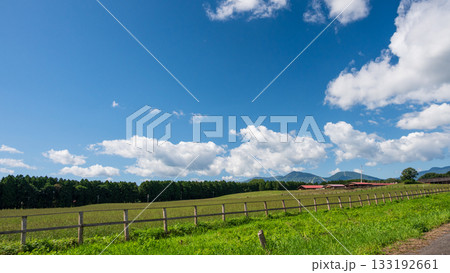 雫石の田舎風景 広大な農場 雫石の田舎風景 広大な農場 133192661