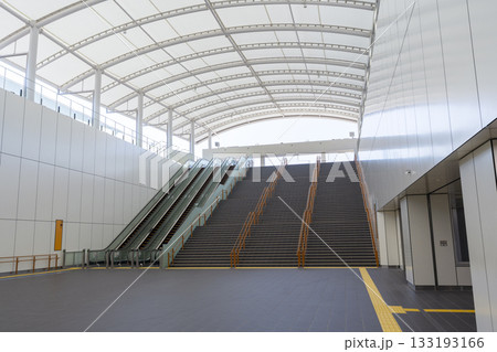 夢洲駅　1号出入口階段 133193166