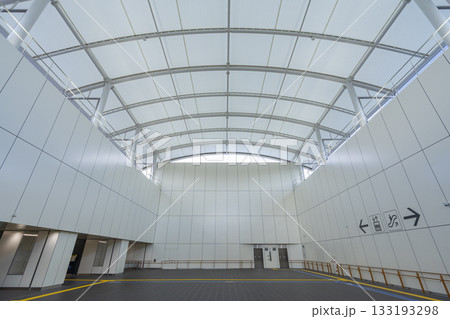 夢洲駅　1号出入口階段 133193298