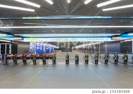 大阪メトロ夢洲駅 改札口 大阪メトロ夢洲駅 改札口 133193309