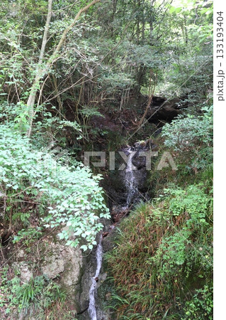 岡山県高梁市　羽山渓の小さな滝 133193404