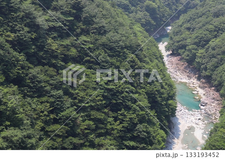 徳島県三好市　祖谷渓　ひの字渓谷 133193452