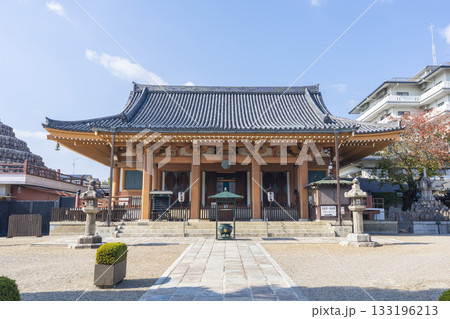 京都　壬生寺　本堂 133196213