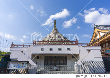 京都　壬生寺　千体仏塔 133196216