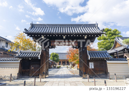 京都　壬生寺　表門（正門） 133196227