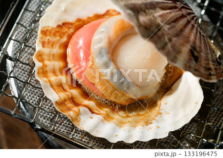 ホタテの網焼き 133196475