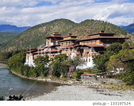 ブータンのプナカ・ゾン ブータンのプナカ・ゾン 133197524